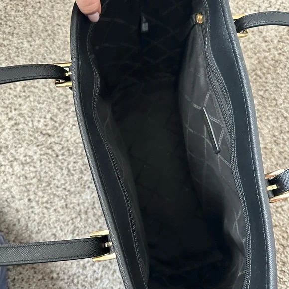 Michael Kors Classic Black Tote - Picture 4 of 9